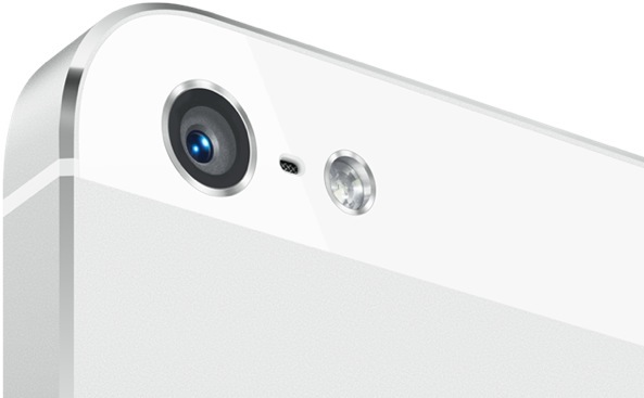 (iPhone 5 (white, camera closeup 001)