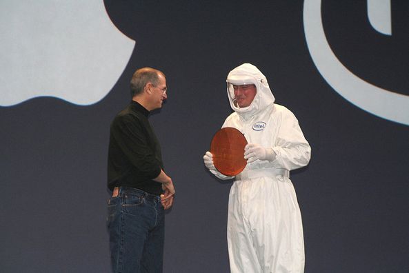 Paul Otellini and Steve Jobs (Intel wafer)