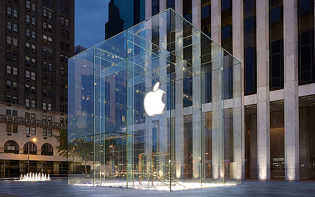 Apple Store (Fifth Avenue, exterior 001)