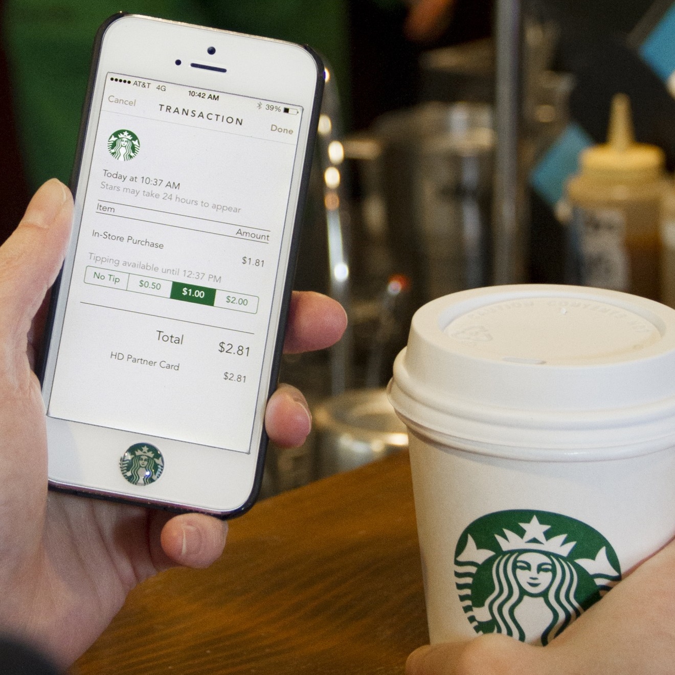 No solo de café vive el geek: Starbucks regala app para iOS