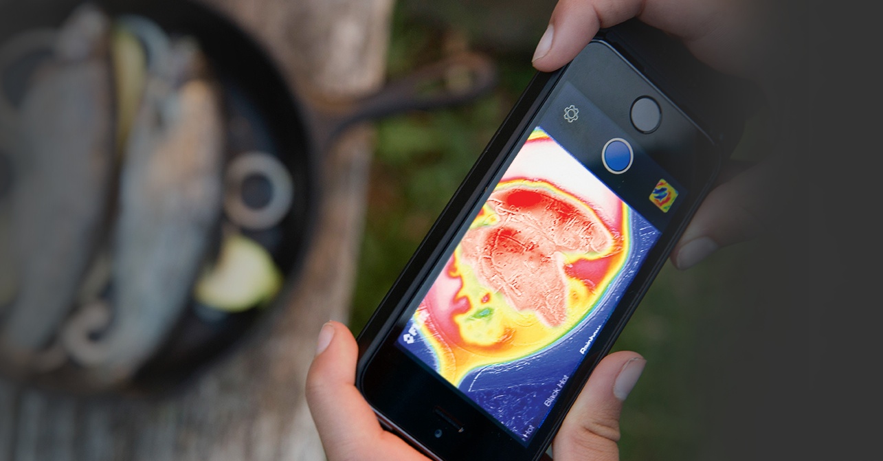 photo of Flir One case that gives your iPhone thermal imaging capabilities goes on pre-order image