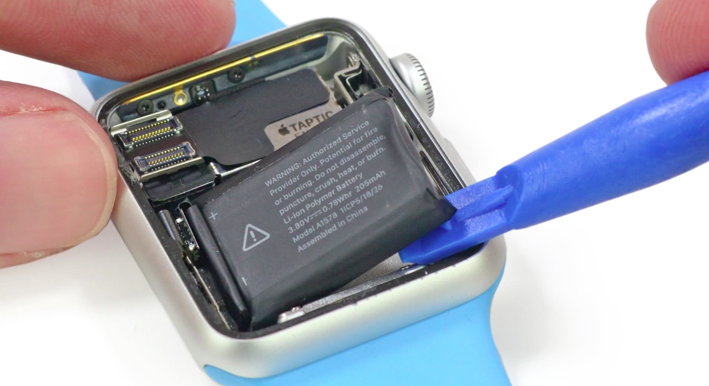photo of Apple Watch battery retains up to 80% of its original capacity at 1000 complete charge cycles image