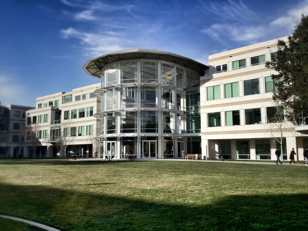 Apple Cupertino headquarters (Everaldo Coelho 001)