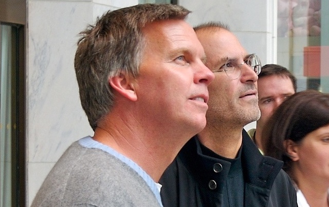 Ron Johnson and Steve Jobs at Fifth Avenue Store opening 002