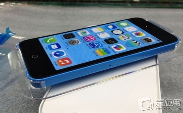 Blue iPhone 5C packaging closeup