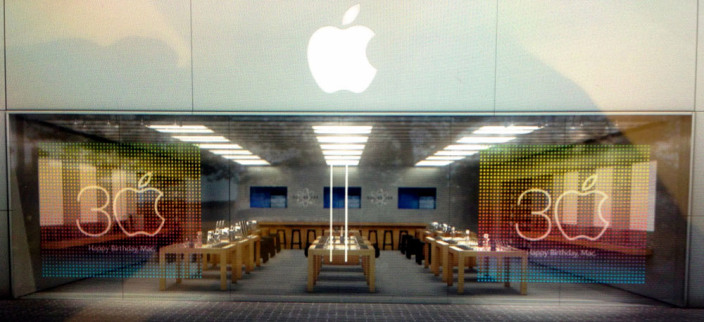 Apple 30 years of Mac (Apple Stores window displays)