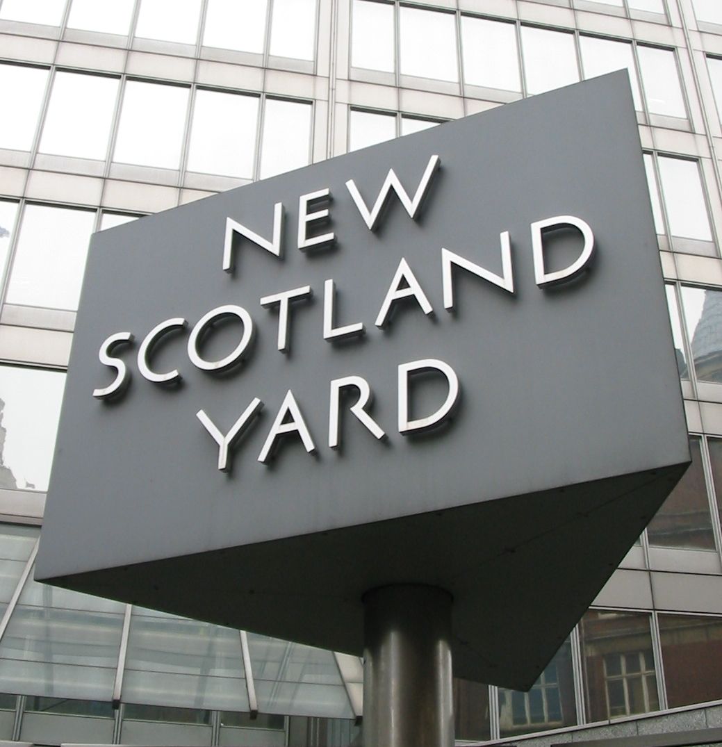 New Scotland Yard (sign 001)