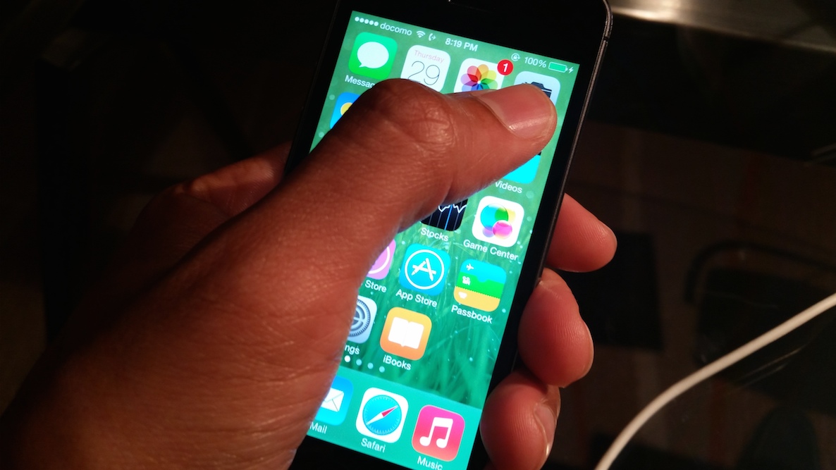 iPhone 5s one hand usage
