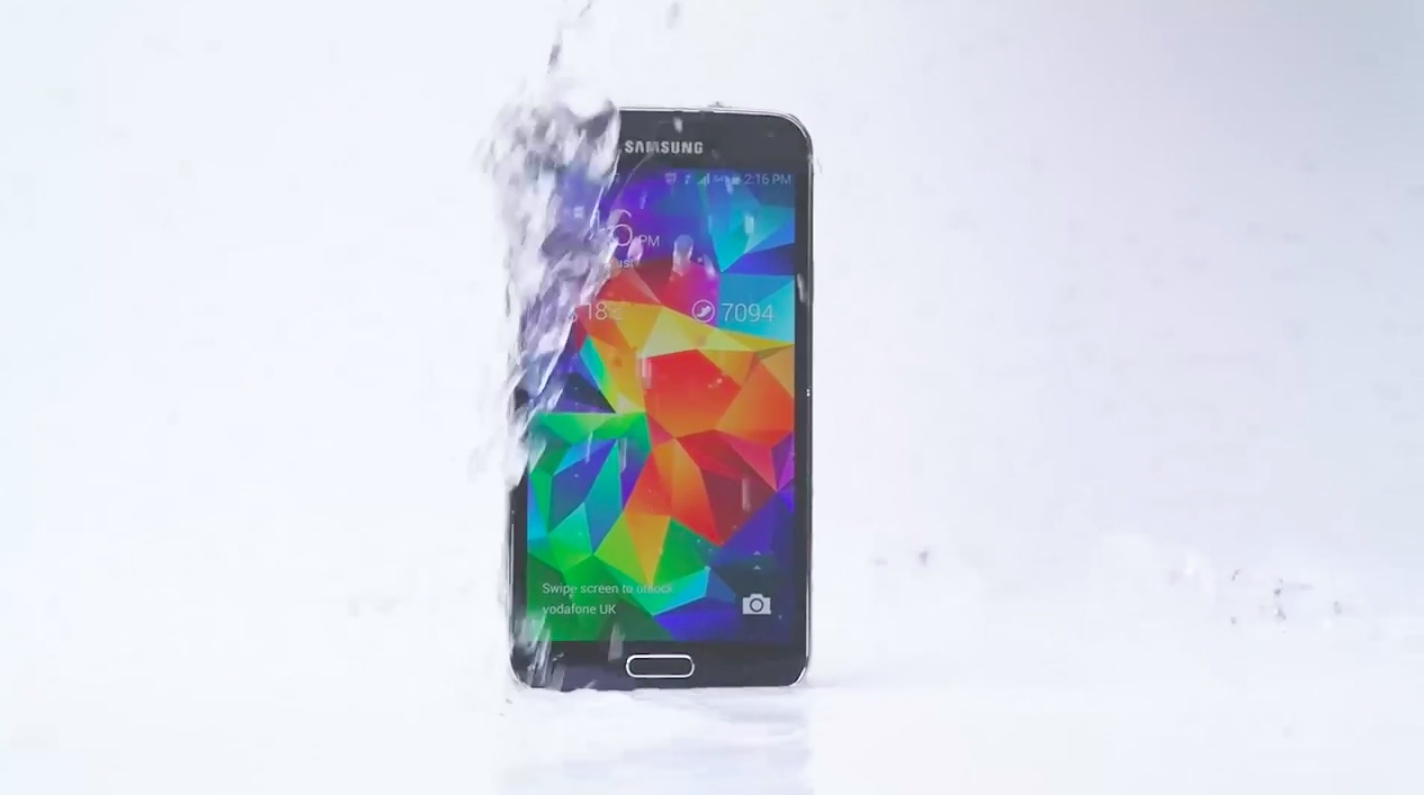 Galaxy S5 (ICe Bucket Challenge ad 001)