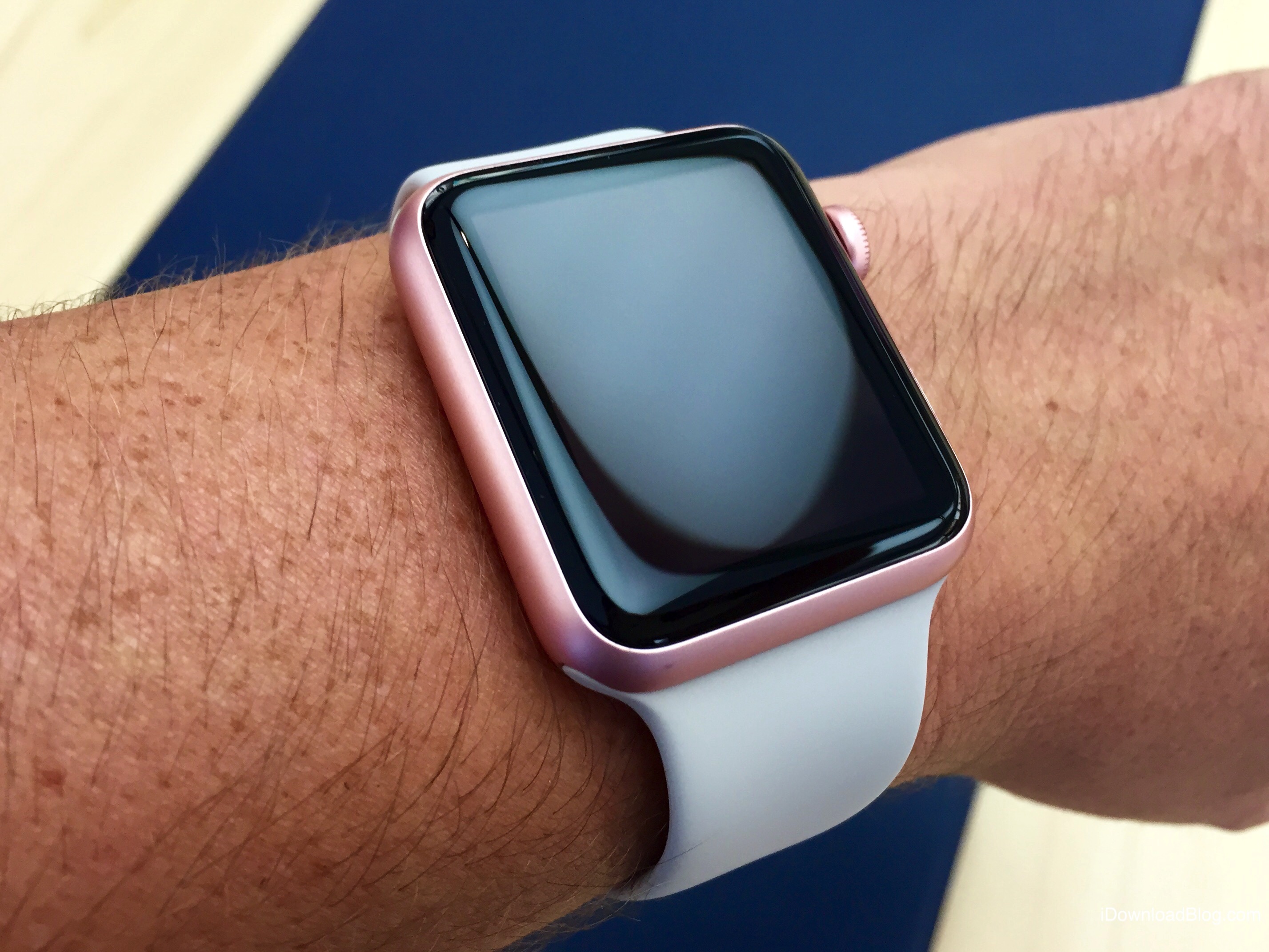 Rose Gold Aluminum Apple Watch Hands on 5
