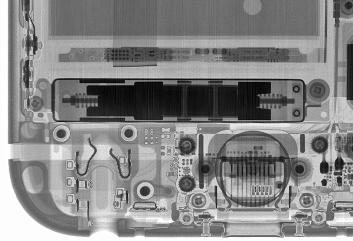 iFixit iPhone 6s teardown image 003 Taptic Engine