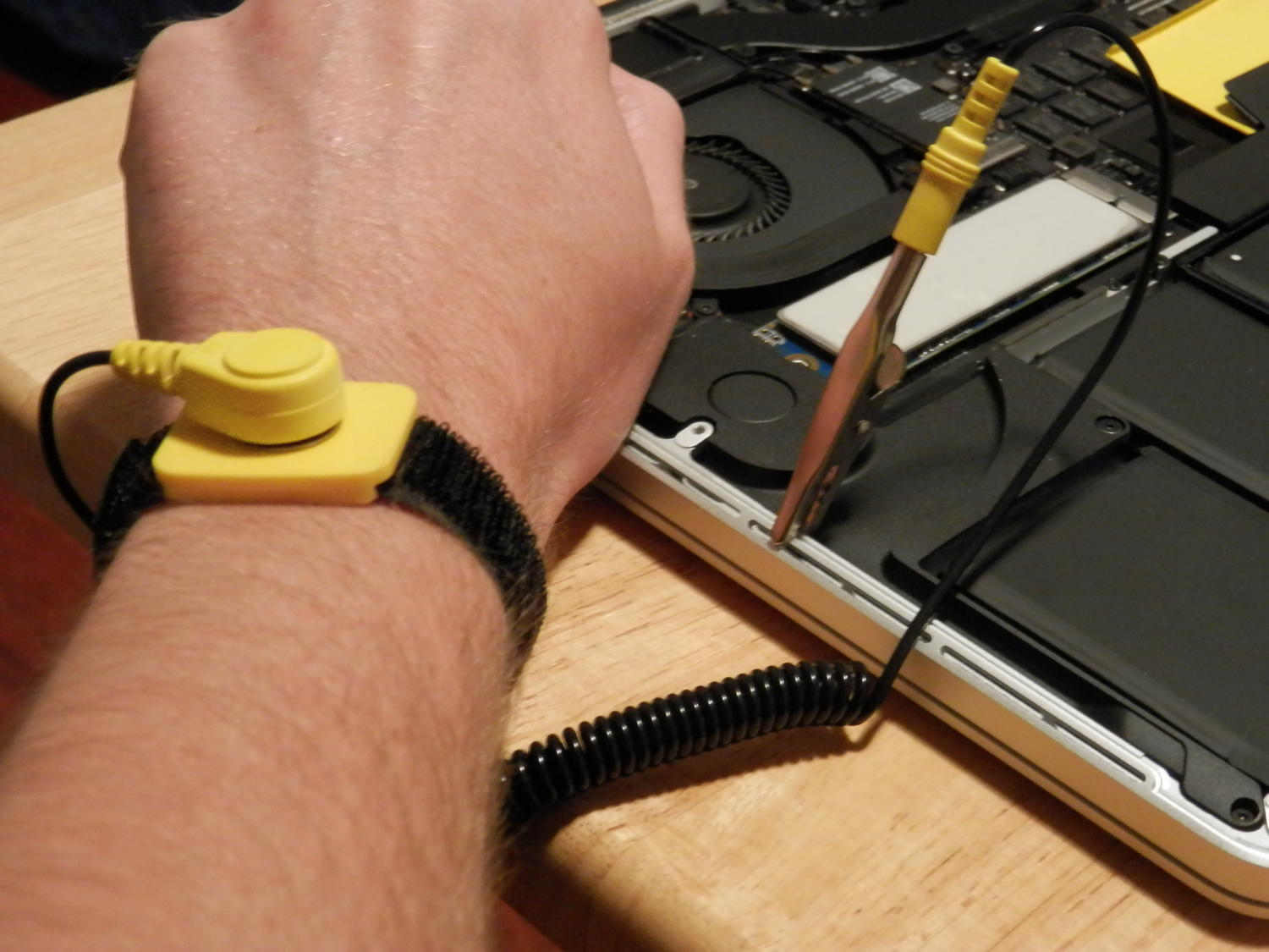 OWC Aura Pro SSD Review anti-static wrist band