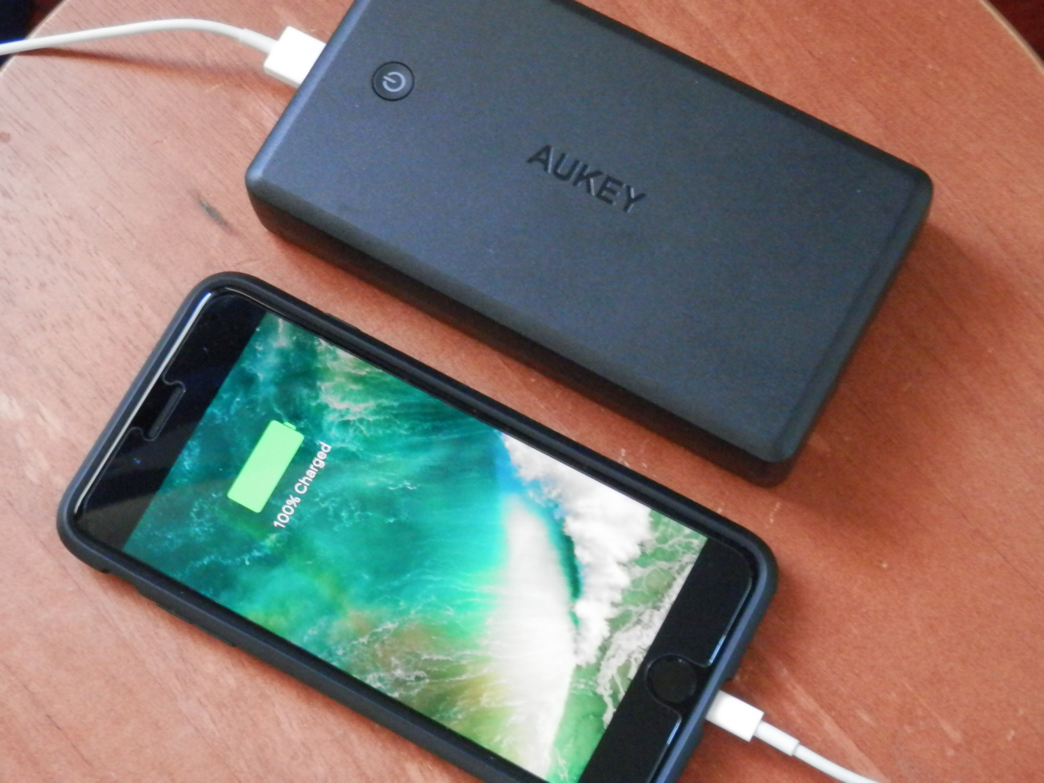 Aukey 30000 mah battery pack with iPhone