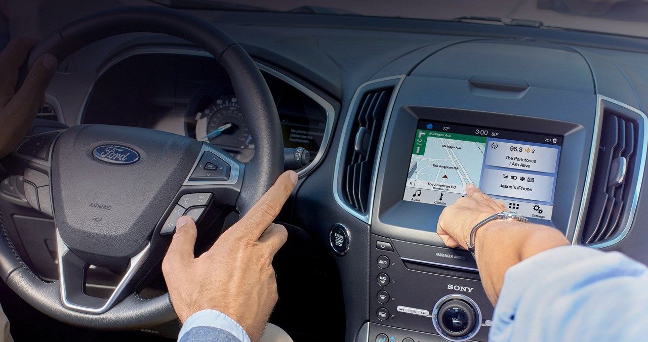 May 2016. Apple CarPlay beats most default infotainment systems -- but its not perfect.