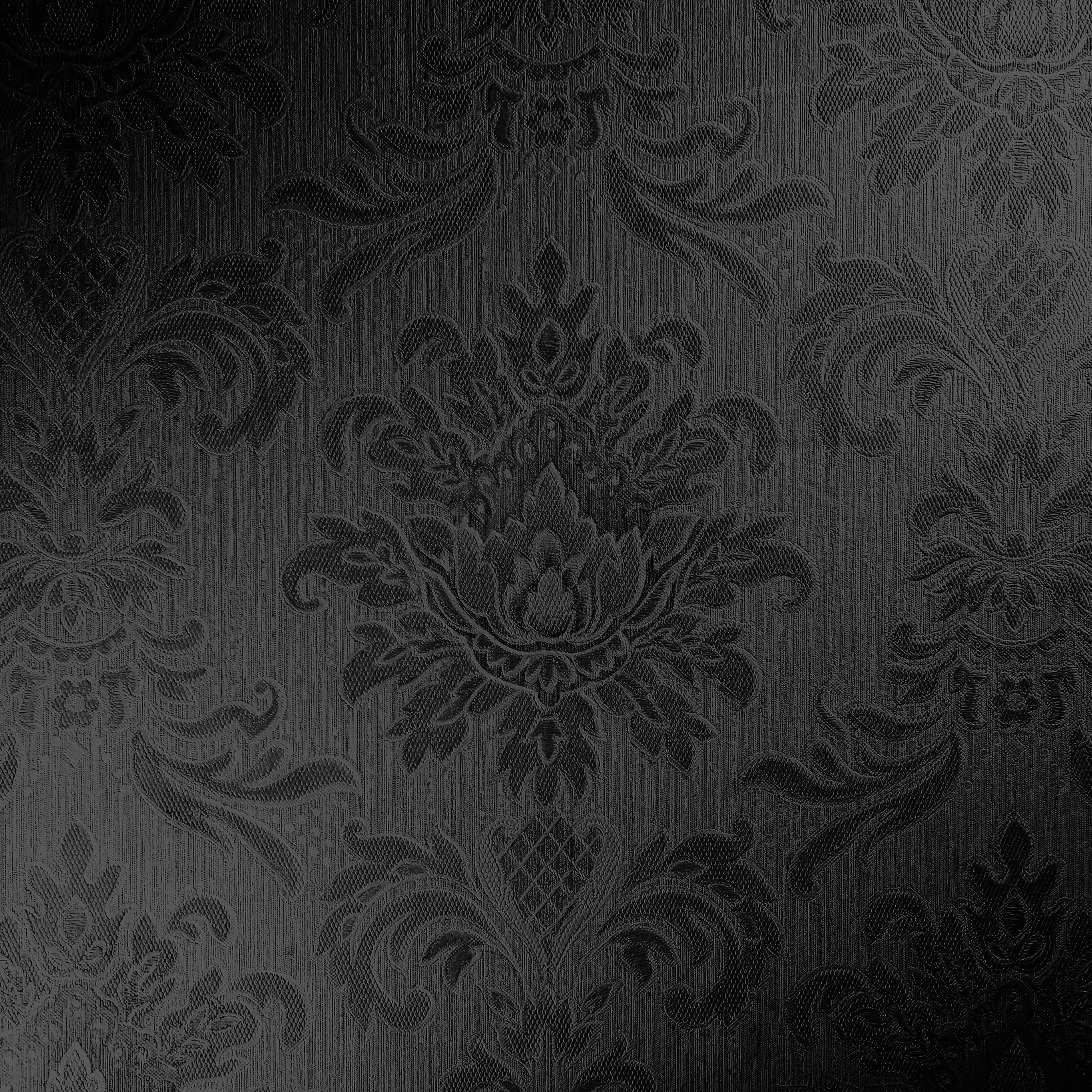 Black wallpaper