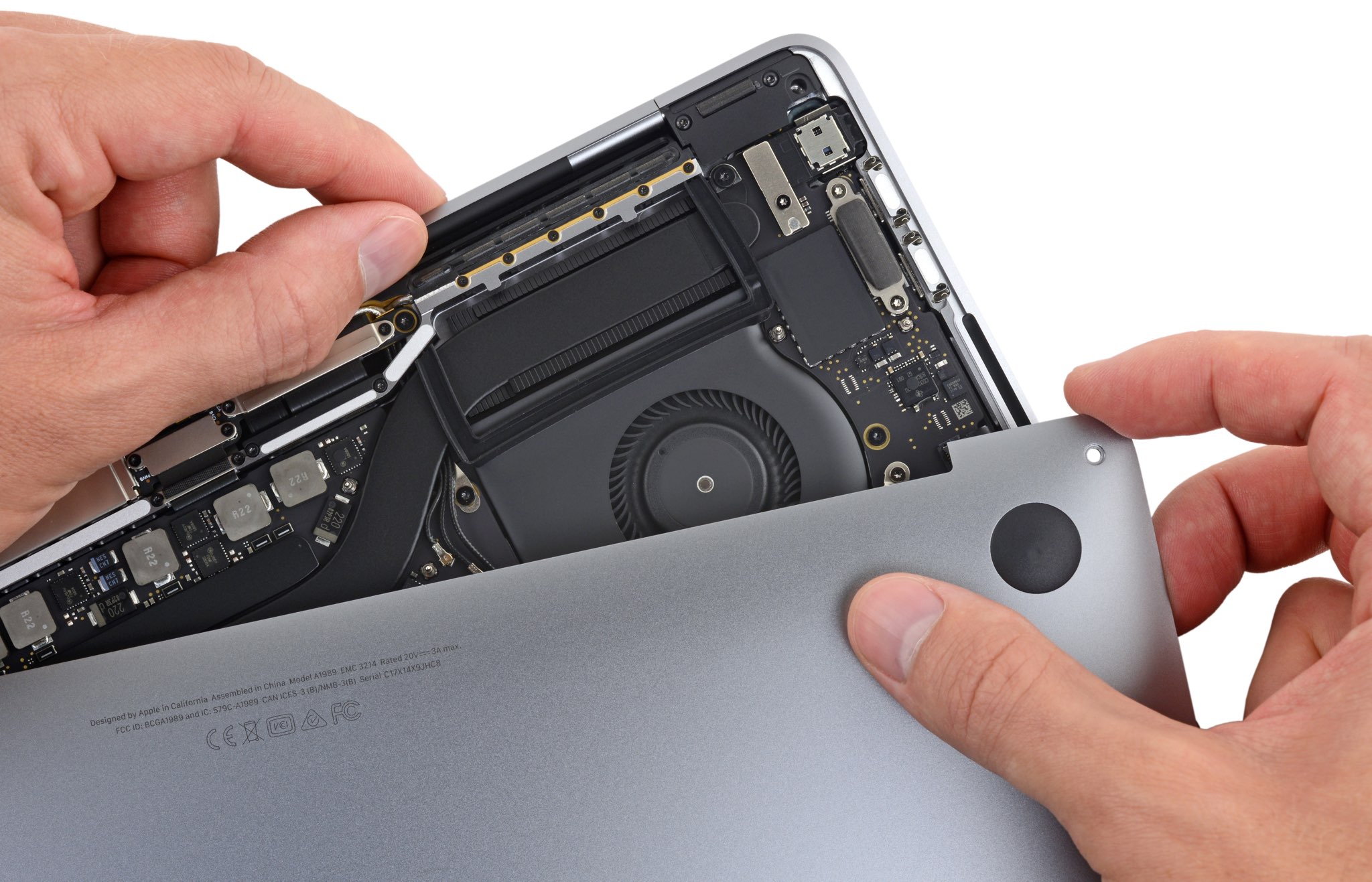 iFixit's image showing a teardown of the 13-inch 2018 MacBook Pro model