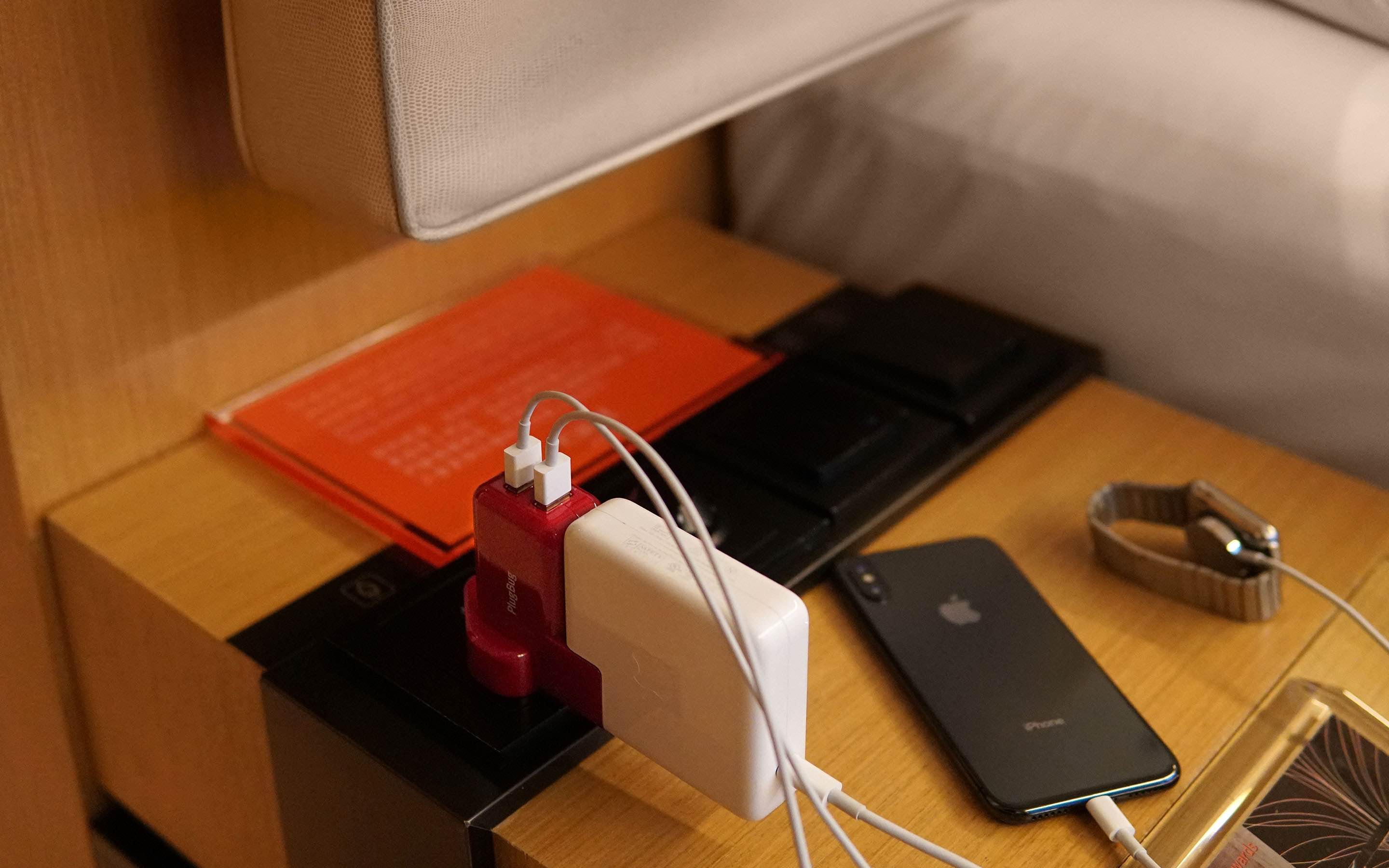 PlugBug Duo from Twelve South shown charging an Apple Watch and an iPhone X at the same time via its two USB Type-A ports