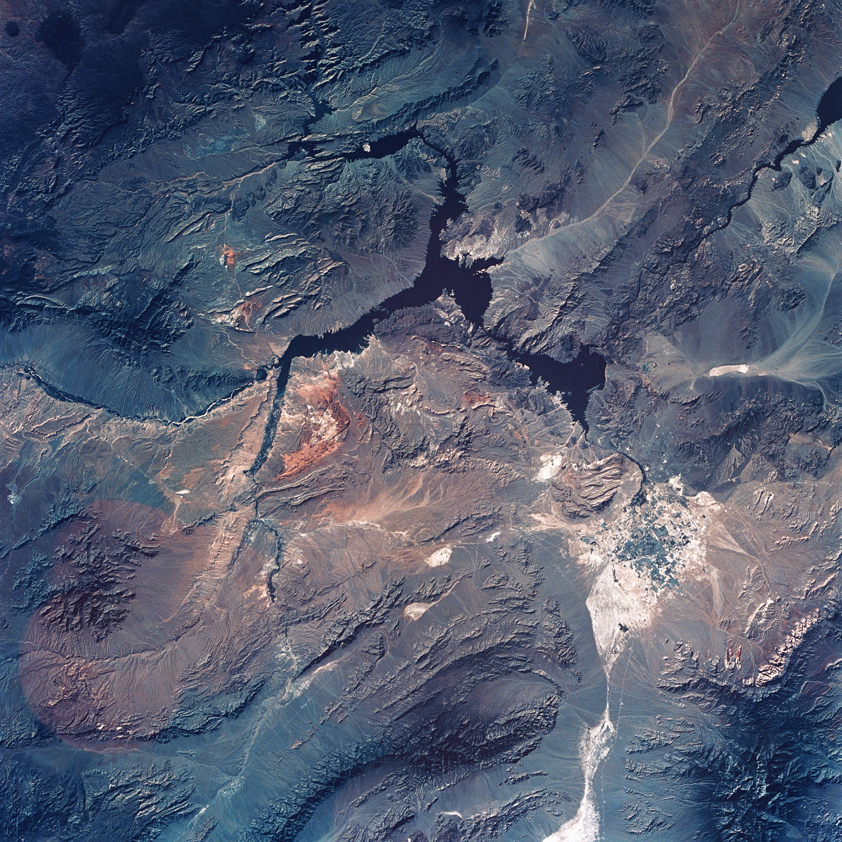 land-home-earth-soil-mountain-skyview-blue-ipad-pro wallpaper