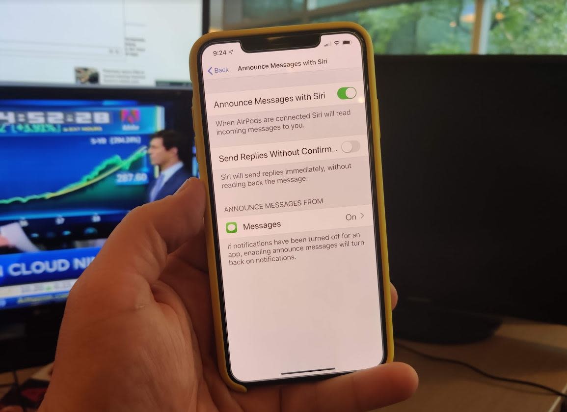 The Settings app on an iPhone showing Announce Messages with Siri turned on