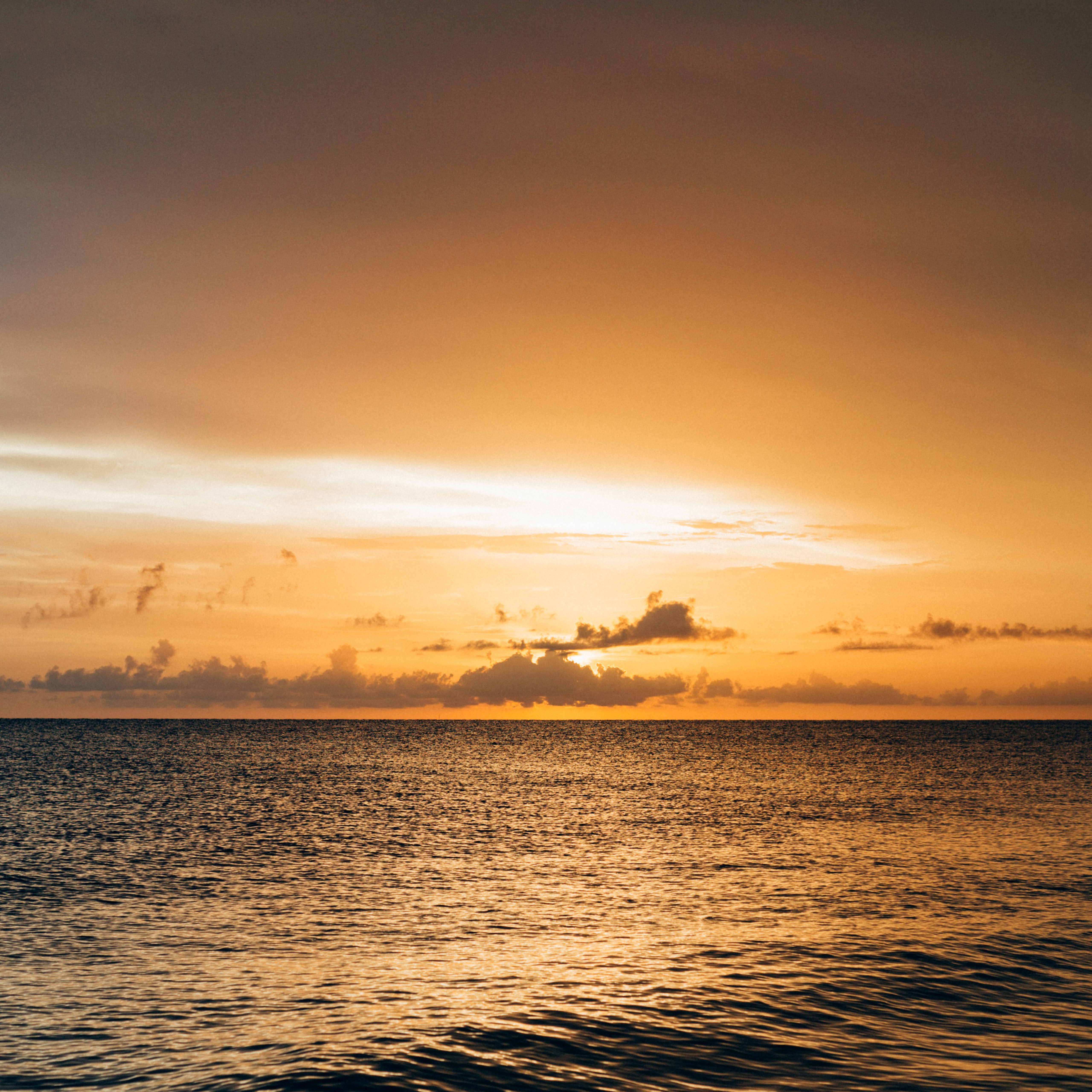 sunset wallpapers iphone ipad papers-co idownloadblog nature-sunset-sea-ocean-cloud-ipad-pro