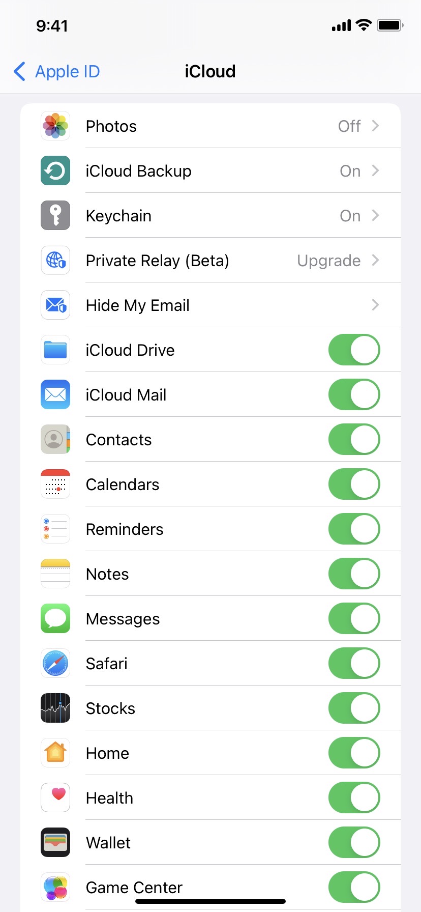 Paramètres iCloud de l'iPhone avec notes, calendriers, rappels, mots de passe et plus activés
