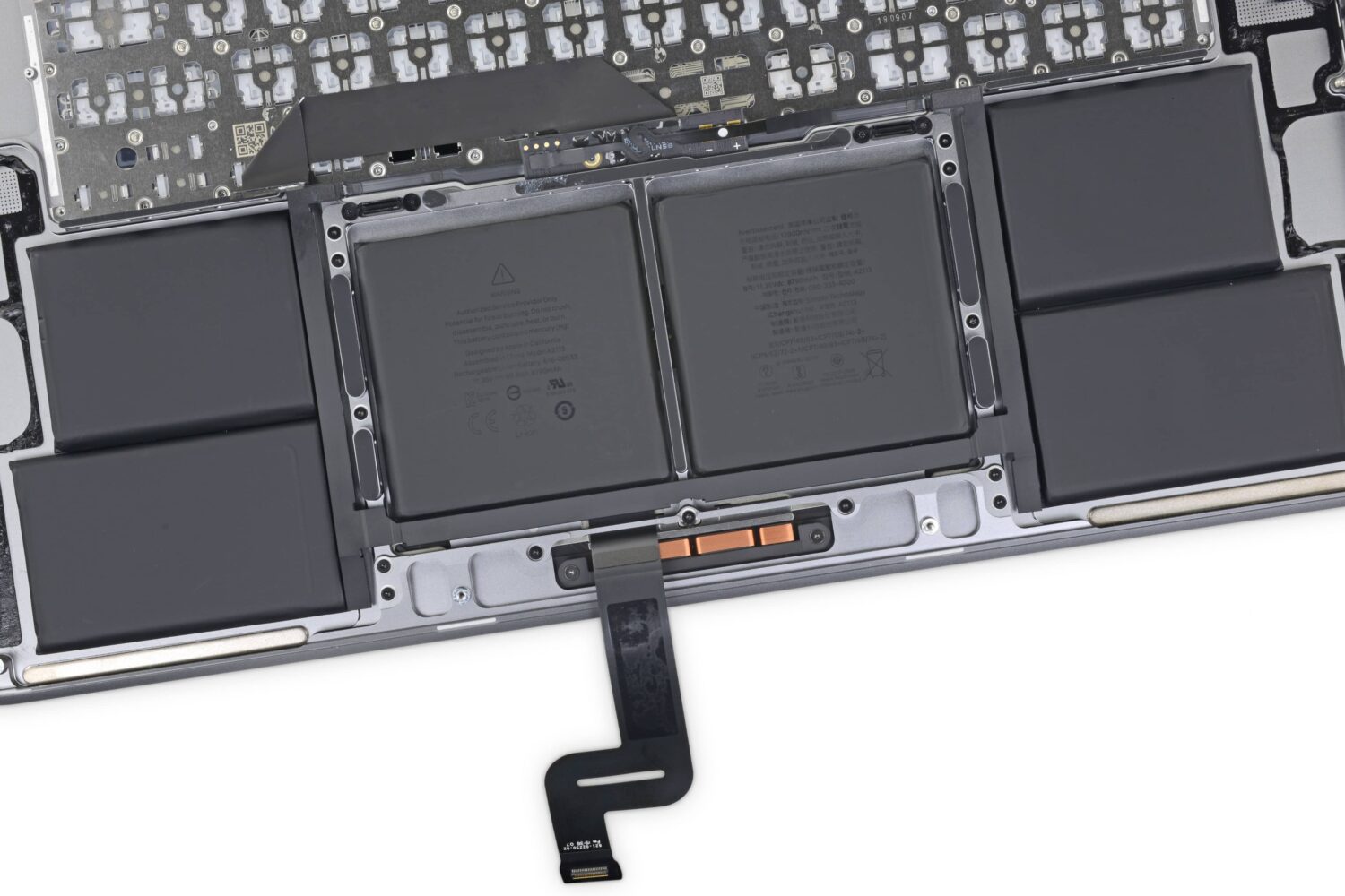 iFixit teardown image showing the battery on Apple's 16-iunc h MacBook Pro model year 2021