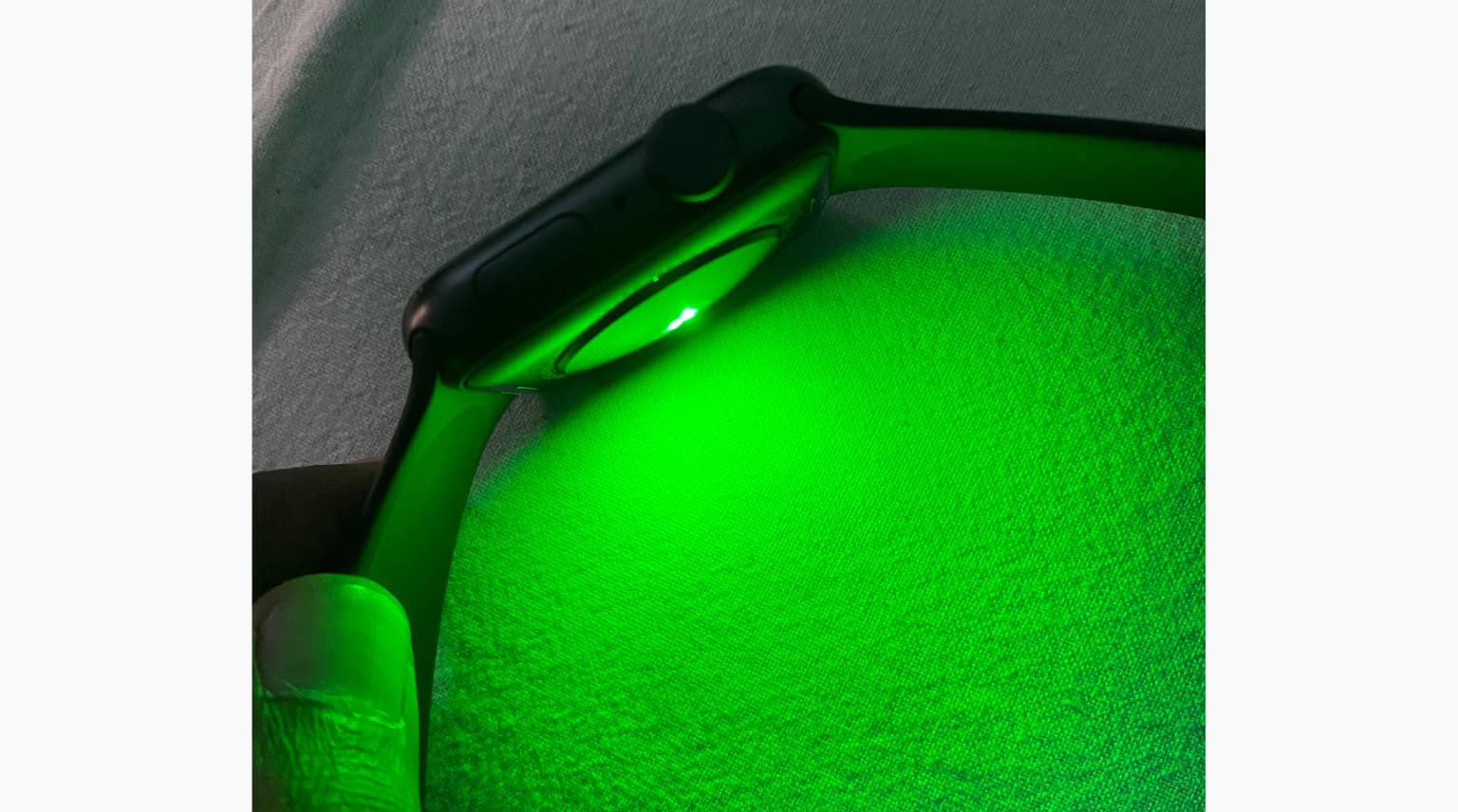 What is the Green Light on Apple Watch 