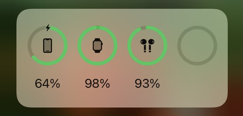 iOS Battery widget showing AirPods and Apple Watch battery