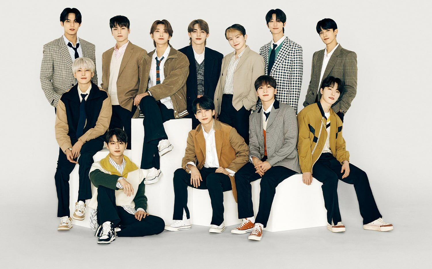 Group photo of the Korean pop group Seventeen
