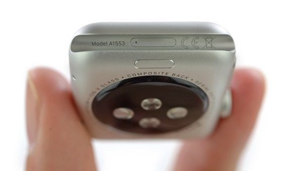Clean the Apple Watch band slot