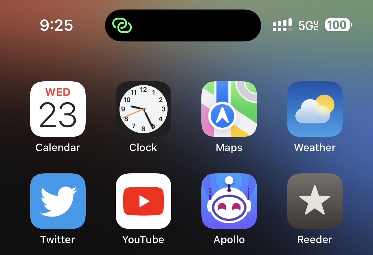 How the iOS 16 battery level indicator looks on a stock device.