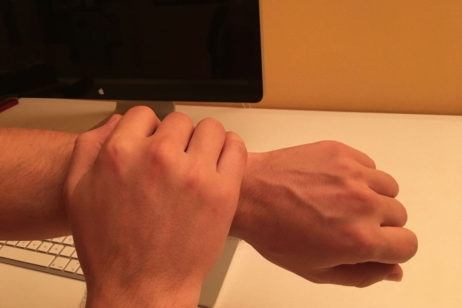 Covering Apple Watch with a palm to mute notifications and alarms