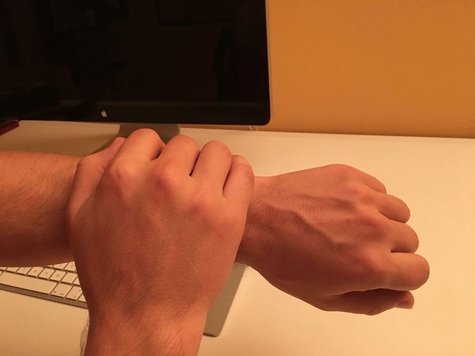 Covering Apple Watch with a palm to mute notifications and alarms