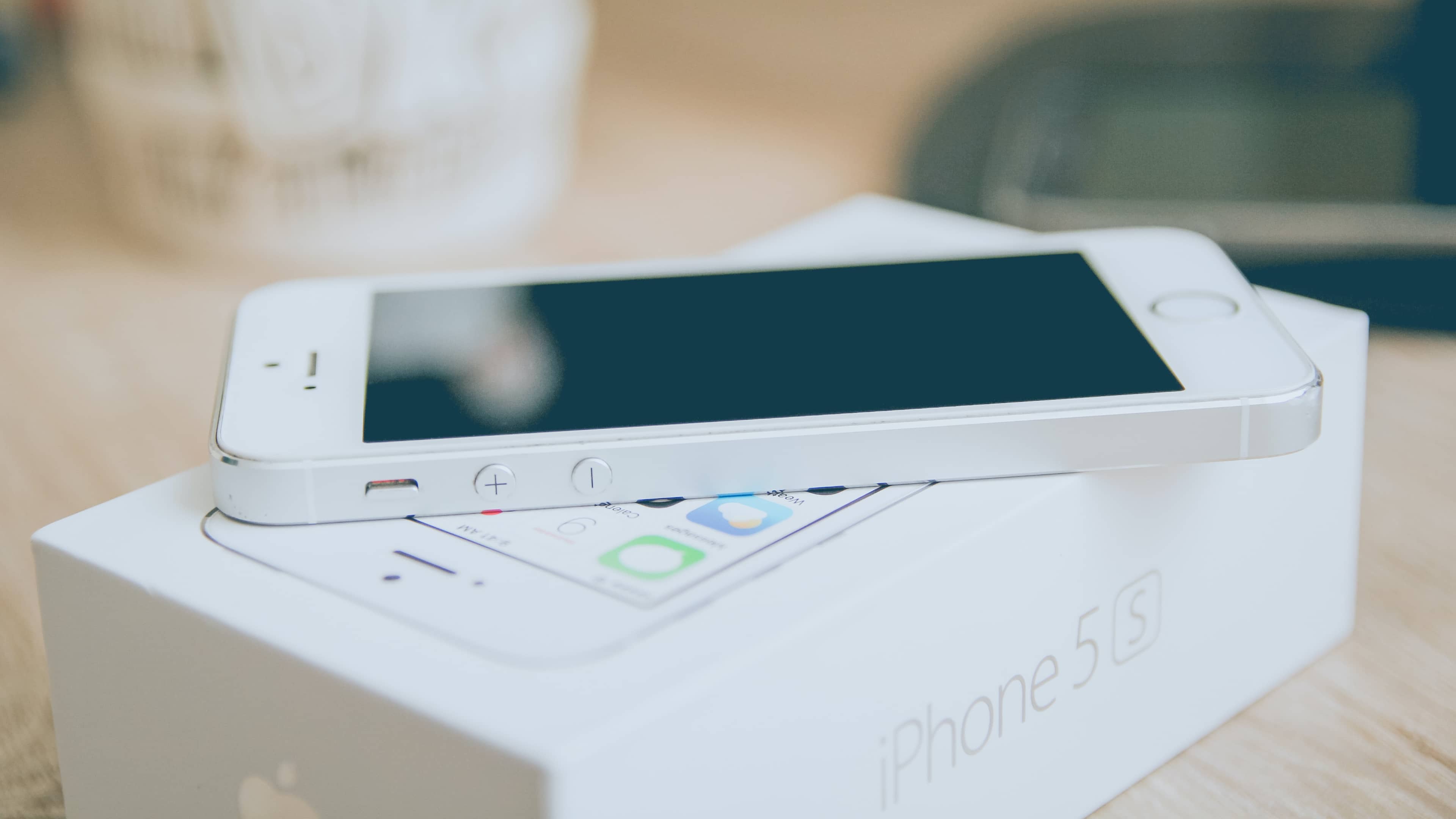 The iPhone 5S (2013) and other old devices get critical security patches