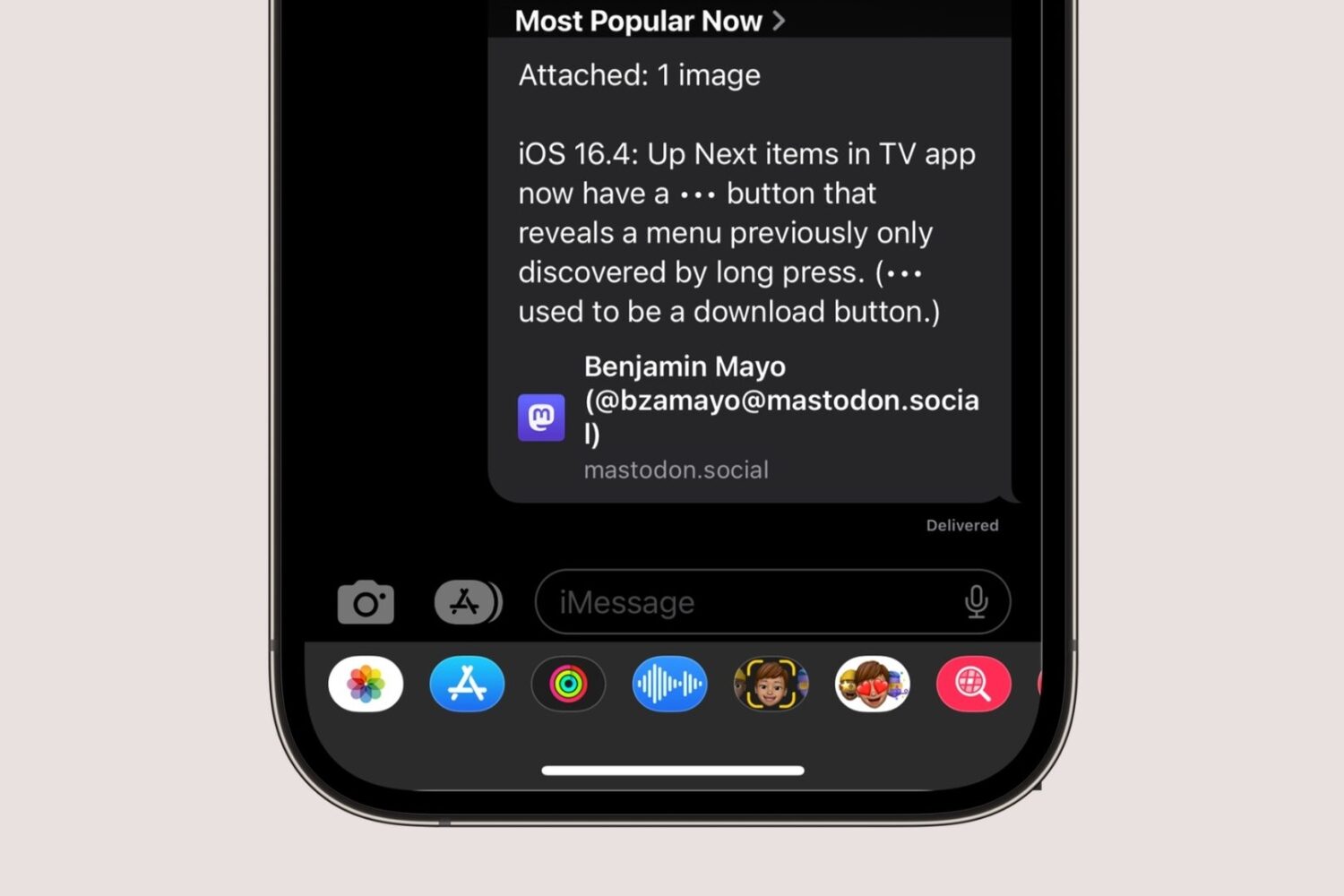 Native Mastodon embed in iOS 16.4's Messages app