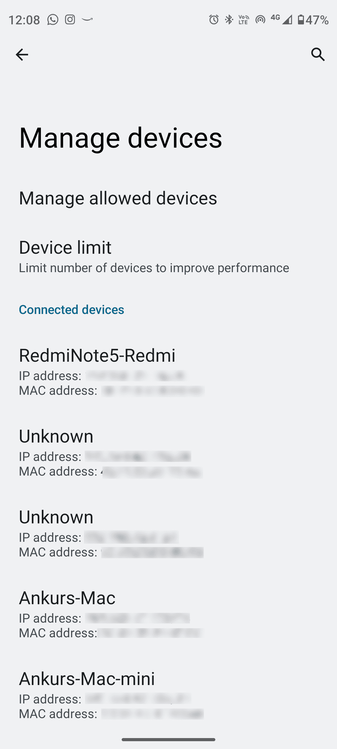 Android phone showing a list of all devices connected to its Personal Hotspot