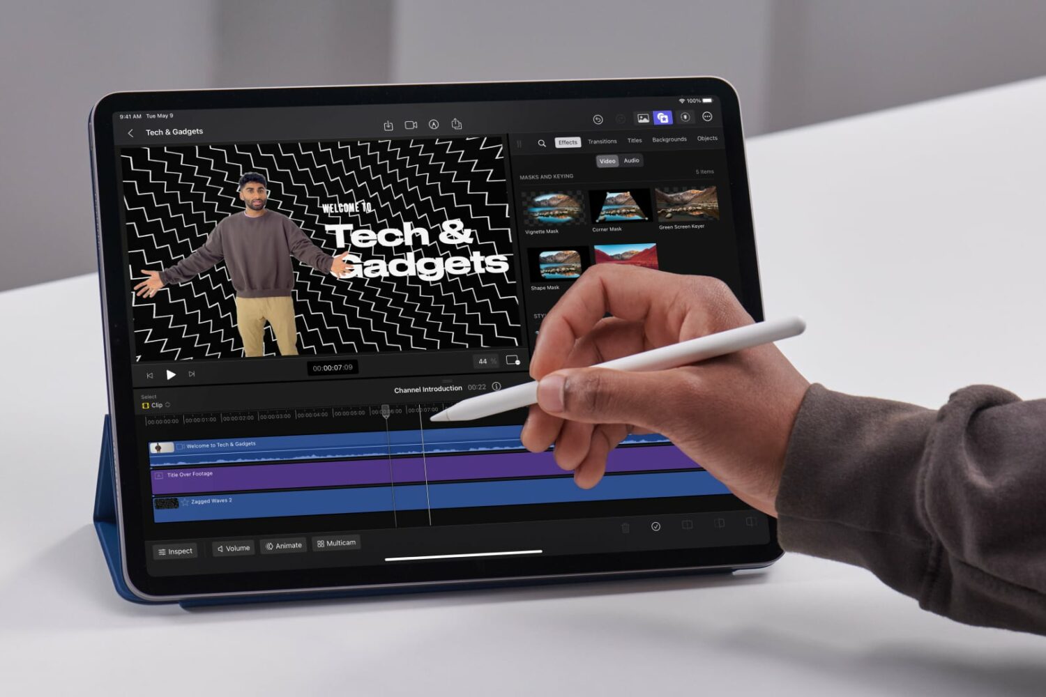 Skimming footage using Apple Pencil hover in Final Cut Pro for iPad