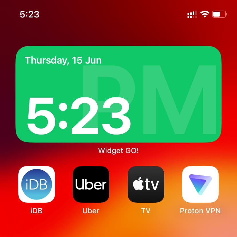 Big Digital clock added to iPhone Home Screen