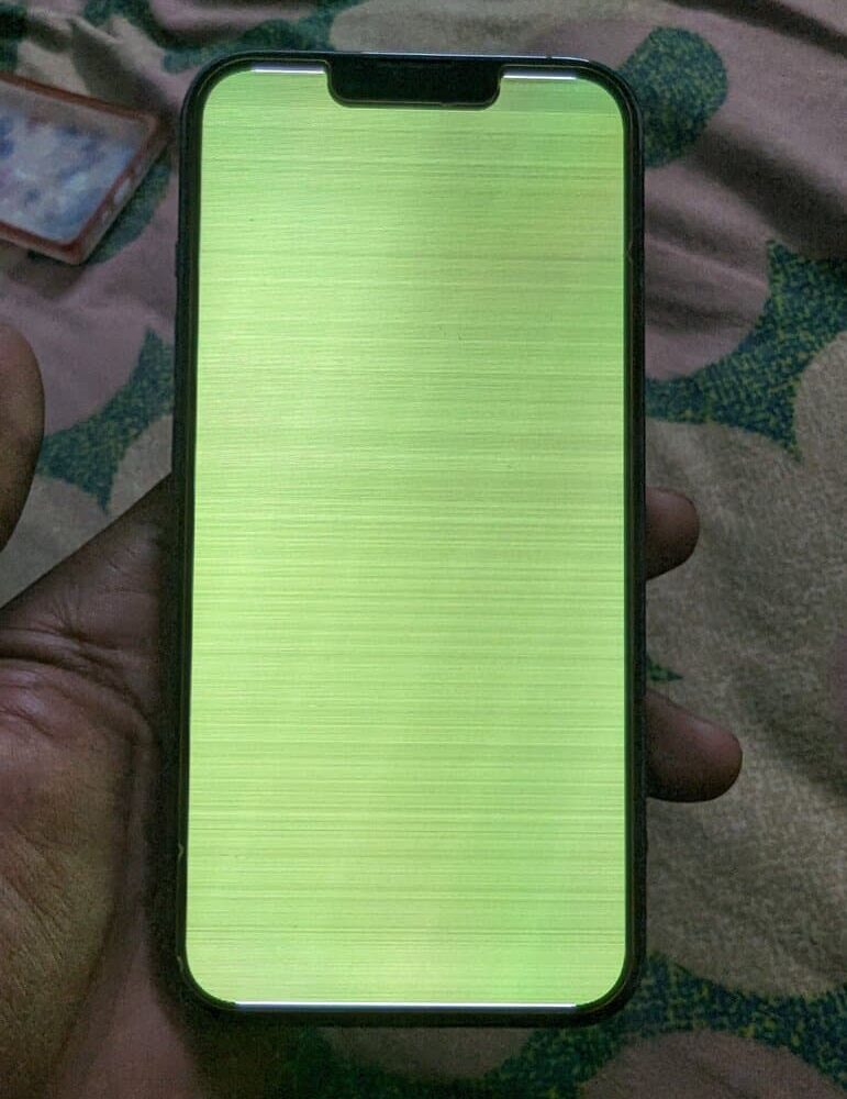 Green screen of death on iPhone