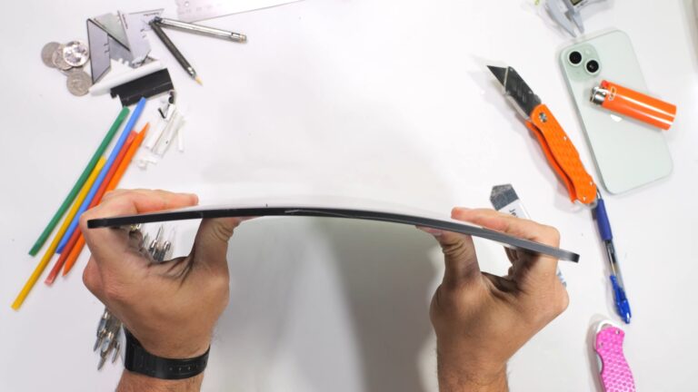 New iPad Pro has an extra spine to make it more difficult to bend
