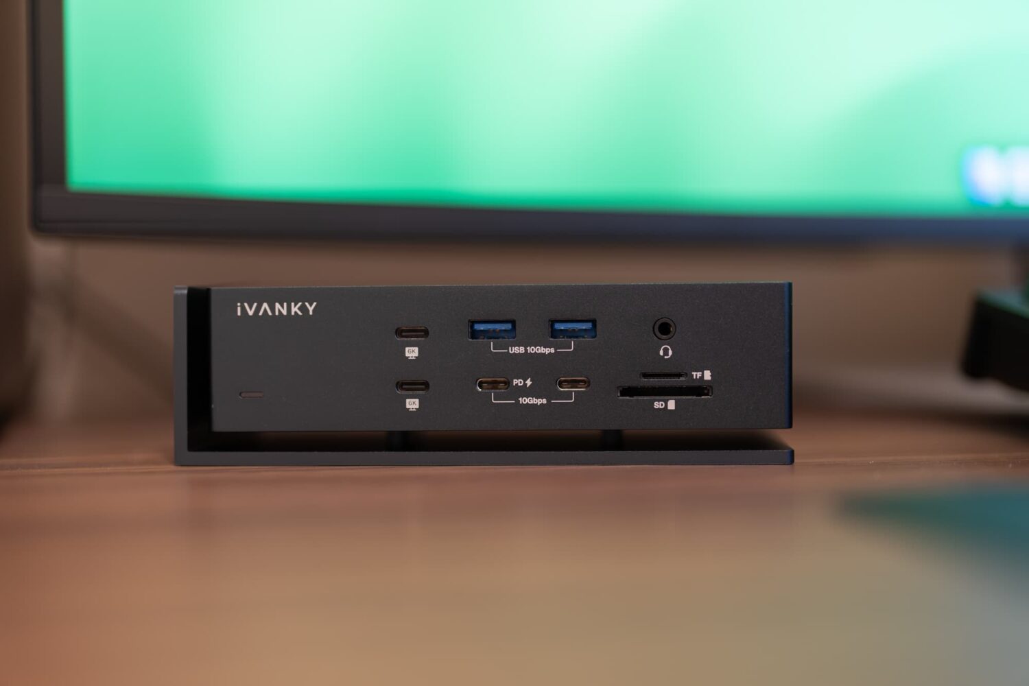 iVanky FusionDock Max: A Thunderbolt Dock made specifically for Apple ...