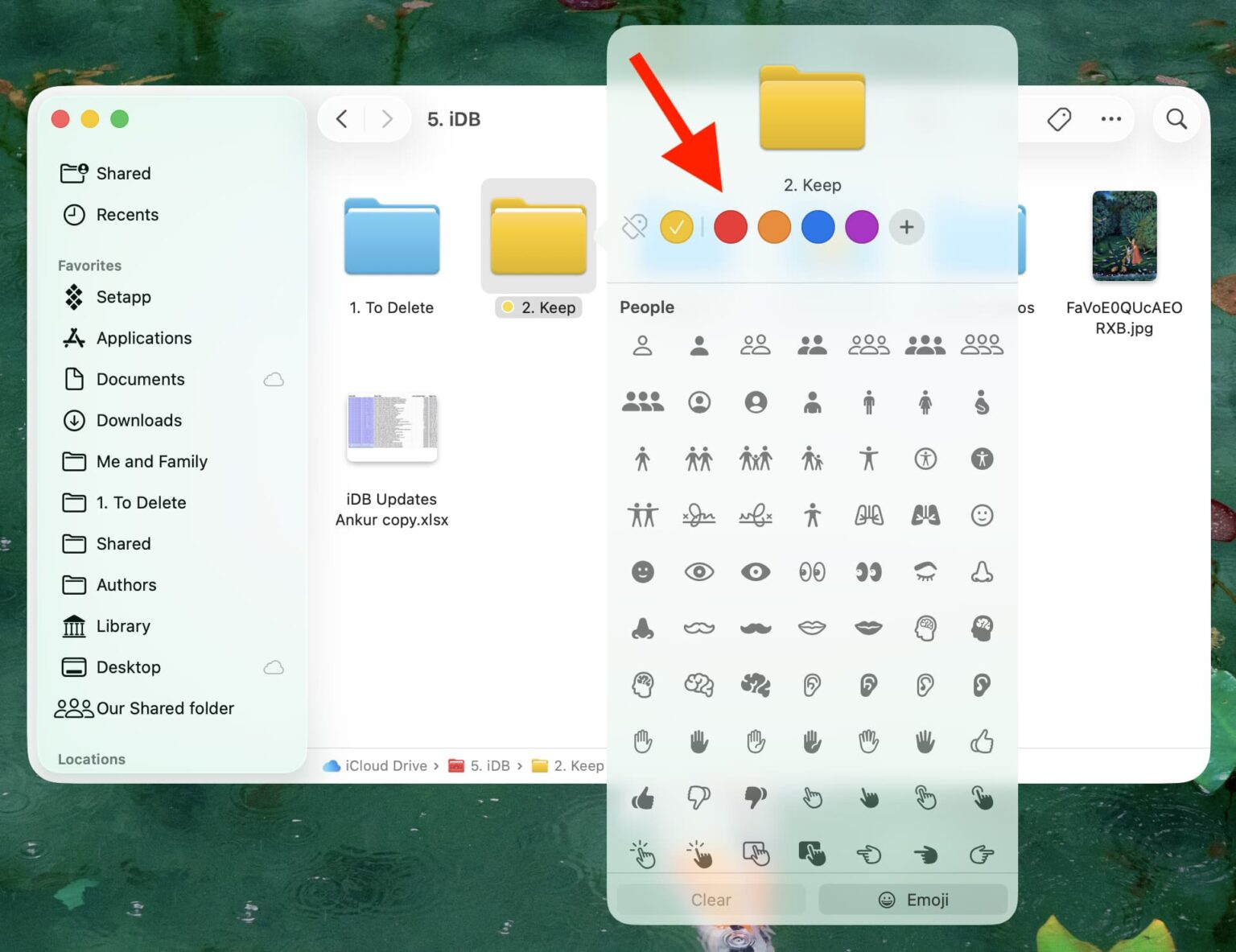 macOS Tahoe 26: Use color, emoji, or icons to customize folders
