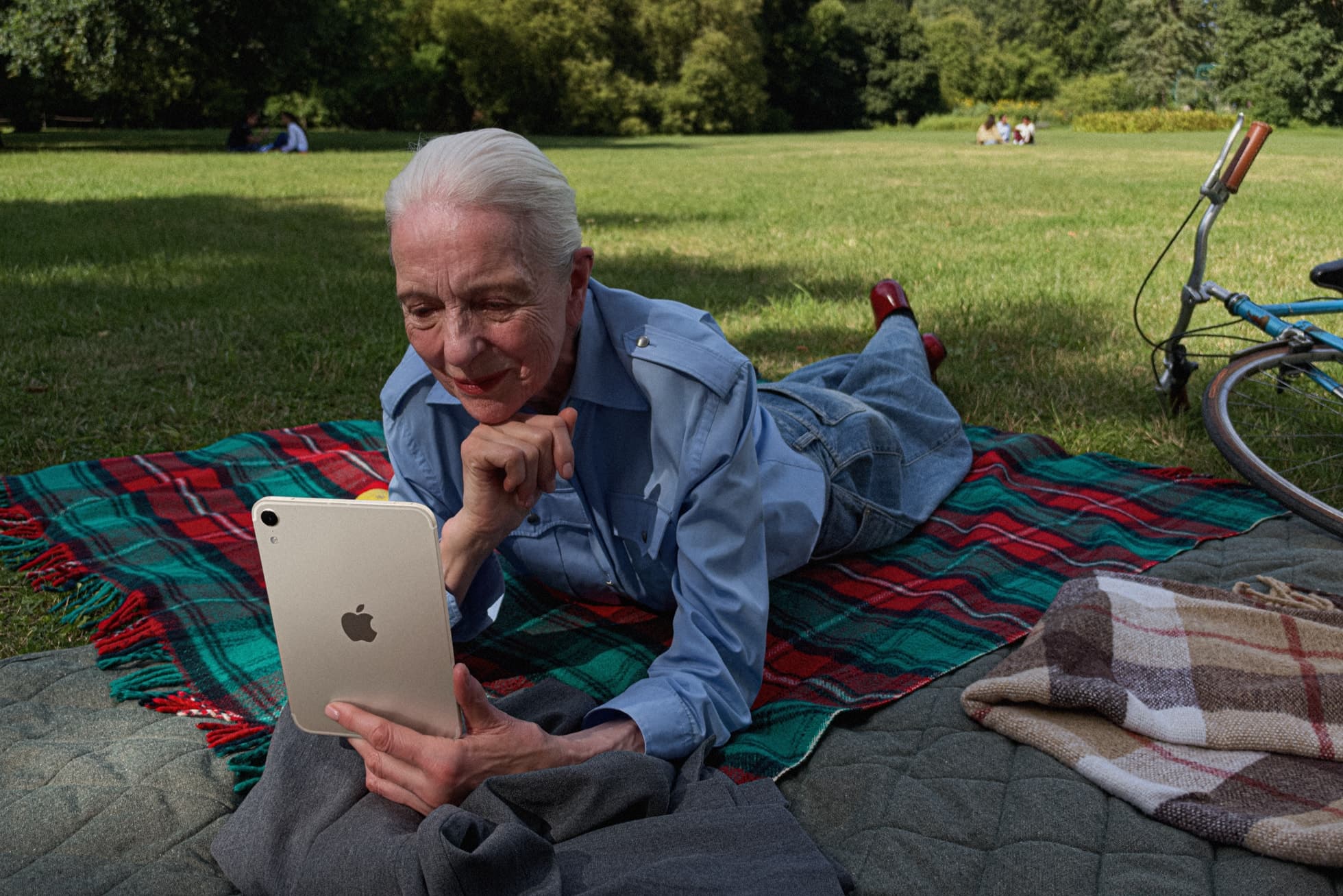 Using iPad mini 2026 outdoor in sun